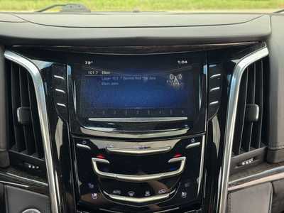 2015 Cadillac Escalade, $15990. Photo 3
