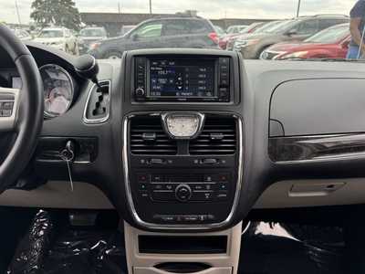 2015 Chrysler Town & Country, $9990. Photo 2