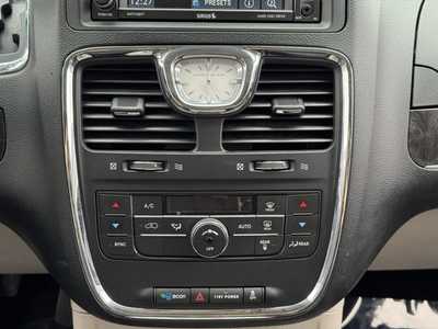 2015 Chrysler Town & Country, $9990. Photo 5