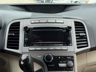 2011 Toyota Venza, $8490. Photo 3
