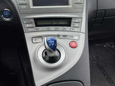 2013 Toyota Prius, $7799. Photo 5
