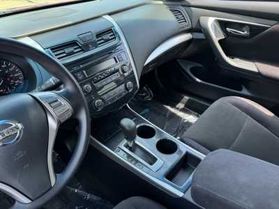 2013 Nissan Altima, $6690. Photo 4