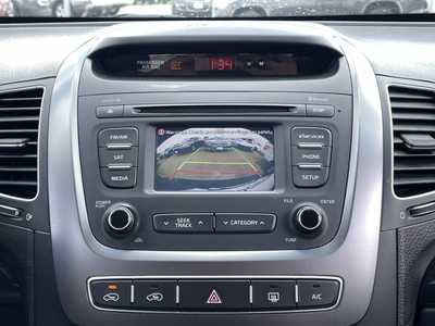 2014 Kia Sorento, $11790. Photo 4