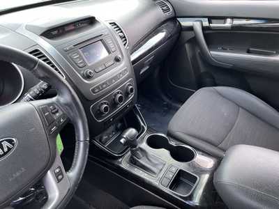 2014 Kia Sorento, $11790. Photo 6