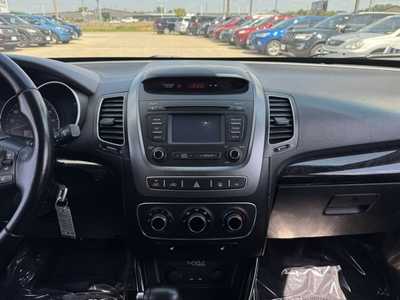 2014 Kia Sorento, $9491. Photo 2
