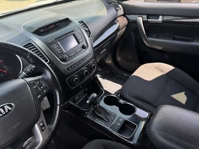 2014 Kia Sorento, $9491. Photo 6