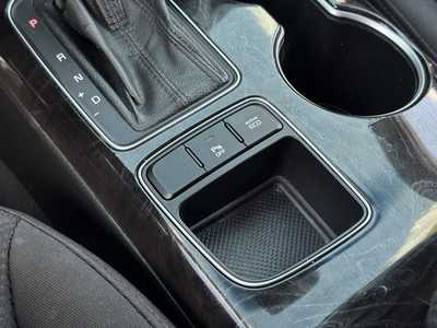 2014 Kia Sorento, $9491. Photo 8