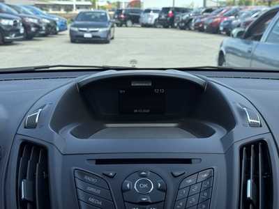 2015 Ford Escape, $9250. Photo 3