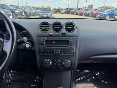 2011 Nissan Altima, $4990. Photo 2