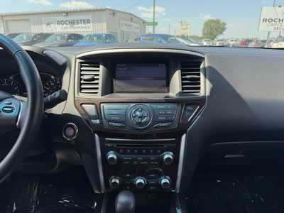 2013 Nissan Pathfinder, $10490. Photo 2