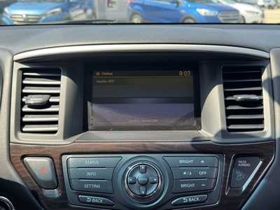 2013 Nissan Pathfinder, $10490. Photo 3