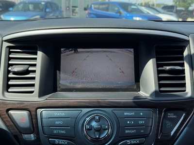 2013 Nissan Pathfinder, $10490. Photo 4