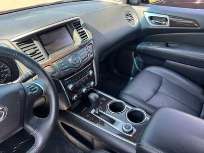 2013 Nissan Pathfinder, $10490. Photo 8