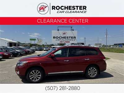 2013 Nissan Pathfinder, $10490. Photo 1