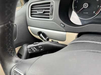 2014 Volkswagen Jetta, $3990. Photo 12