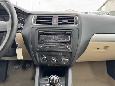 2014 Volkswagen Jetta, $3990. Photo 2