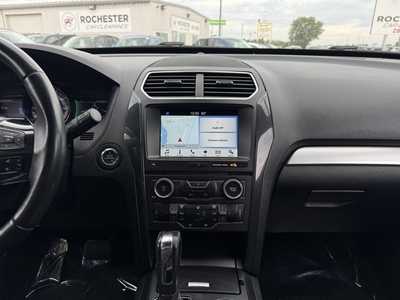 2017 Ford Explorer, $14990. Photo 2