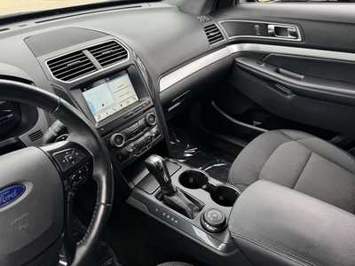 2017 Ford Explorer, $14990. Photo 8