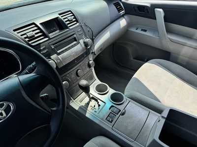 2010 Toyota Highlander, $8990. Photo 7