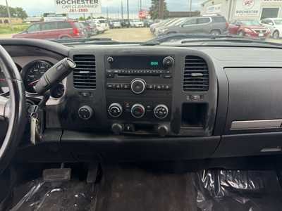 2014 Chevrolet 3500 Reg Cab, $15997. Photo 2