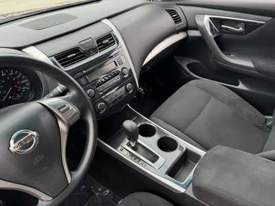 2014 Nissan Altima, $7800. Photo 6
