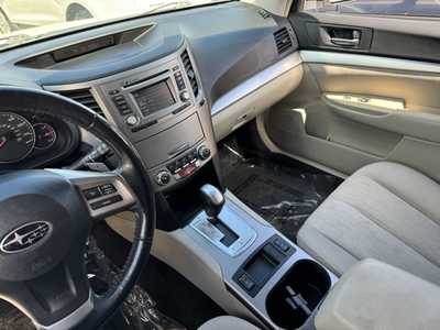 2014 Subaru Outback, $13100. Photo 5