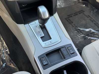 2014 Subaru Outback, $13100. Photo 7