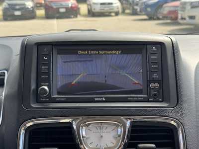 2015 Chrysler Town & Country, $9790. Photo 3