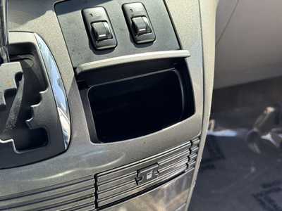 2005 Toyota Sienna, $5790. Photo 12