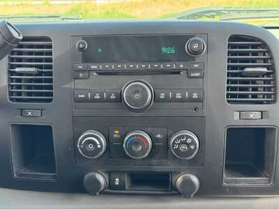 2013 Chevrolet 1500 Crew Cab, $17498. Photo 3