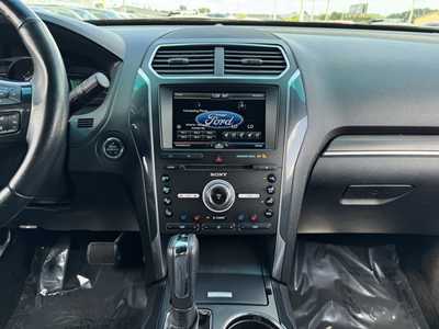 2016 Ford Explorer, $13995. Photo 2