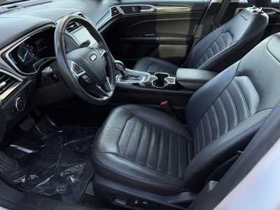 2015 Ford Fusion, $9990. Photo 4