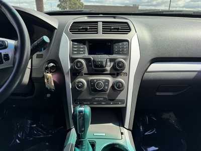 2015 Ford Explorer, $11490. Photo 2