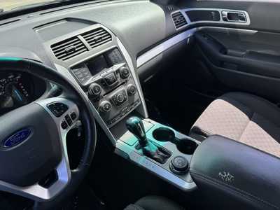 2015 Ford Explorer, $11490. Photo 7