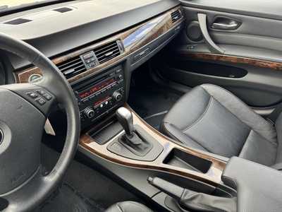 2011 BMW 3 Series, $10490. Photo 4