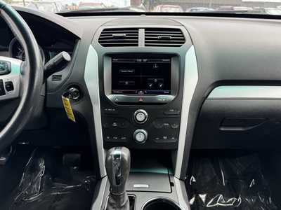 2014 Ford Explorer, $7497. Photo 2