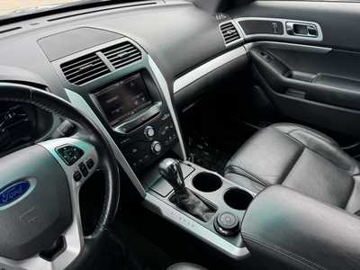 2014 Ford Explorer, $7497. Photo 8