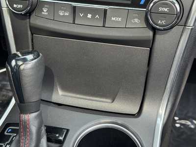 2015 Toyota Camry, $14000. Photo 6