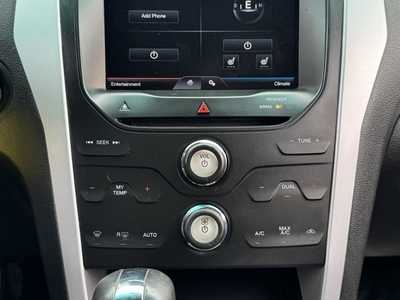 2015 Ford Explorer, $7998. Photo 5