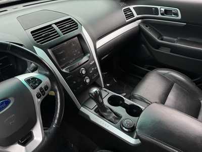 2015 Ford Explorer, $7998. Photo 8