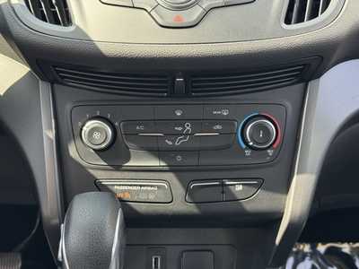 2019 Ford Escape, $12590. Photo 7