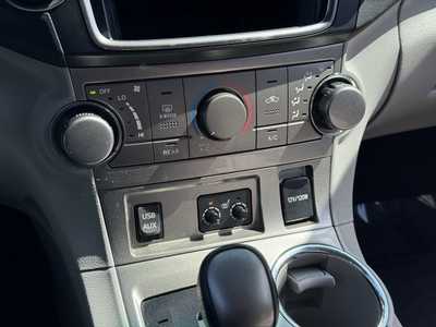 2013 Toyota Highlander, $9990. Photo 8