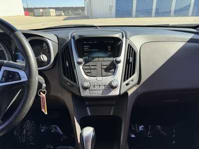 2015 Chevrolet Equinox, $11490. Photo 2