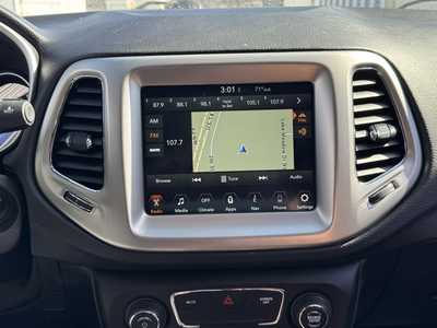 2018 Jeep Compass, $12990. Photo 3