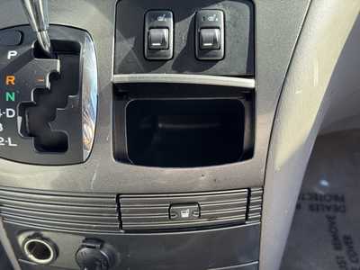 2005 Toyota Sienna, $6000. Photo 7