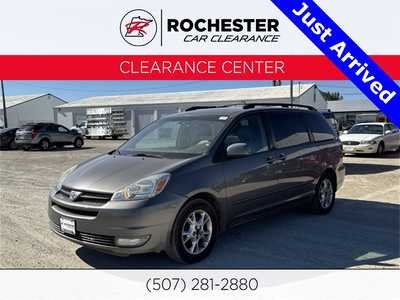 2005 Toyota Sienna, $6000. Photo 1
