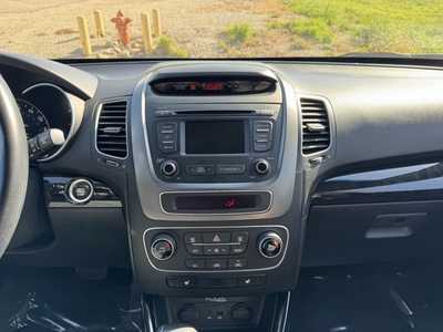 2015 Kia Sorento, $11999. Photo 2