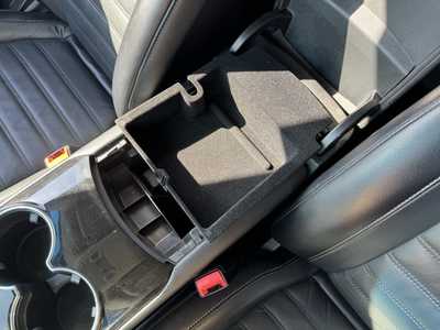 2017 Ford Edge, $8991. Photo 10