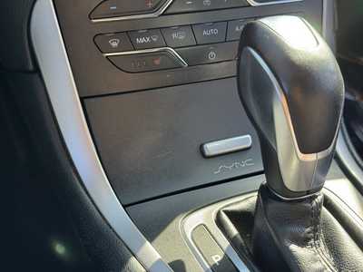 2017 Ford Edge, $8991. Photo 6