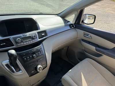 2013 Honda Odyssey, $8000. Photo 12